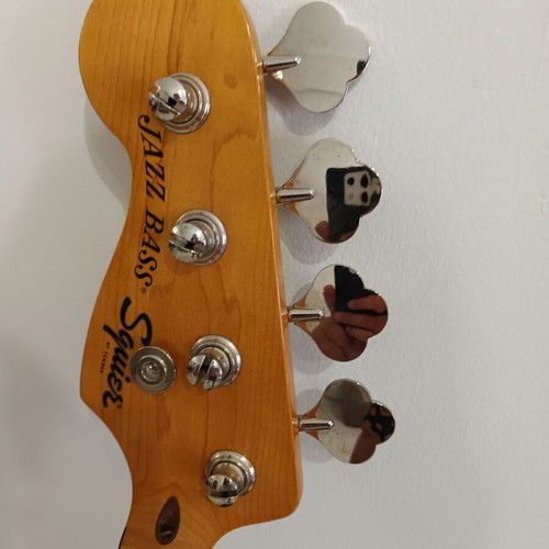 Fender Squier Classic Vibe '70s Jazz Bass left-handed electric bass