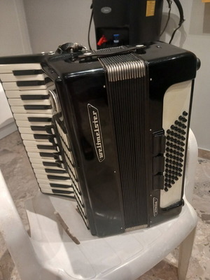 Weltmeister Stella 60 accordion, 60 bass, made in Germany