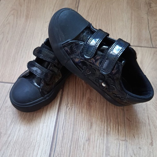Rubber sneakers size 29 for girls like new, black