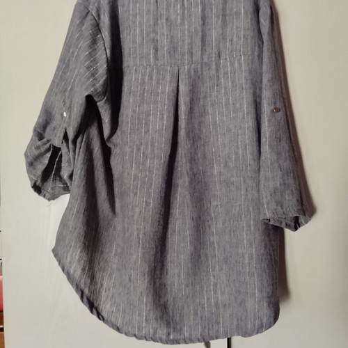 Shirt new, gray, sleeve with elbow button, size M/L, made in Italy