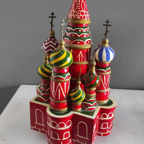 Vintage Saint Basil's Cathedral music box like new