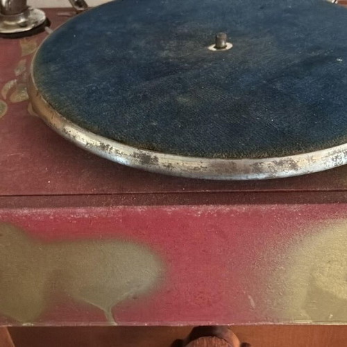 Vintage Radiola Gramophone used with wooden cabinet and spare needles