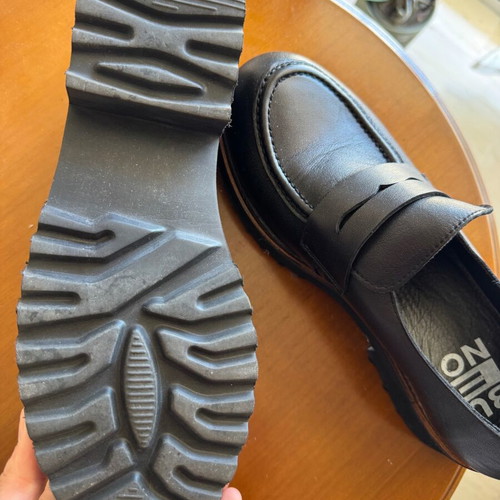 Bueno Shoes black moccasins like new, size 40