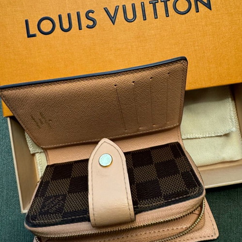 Louis Vuitton Juliette wallet like new, Damier canvas and Rose Ballerine leather