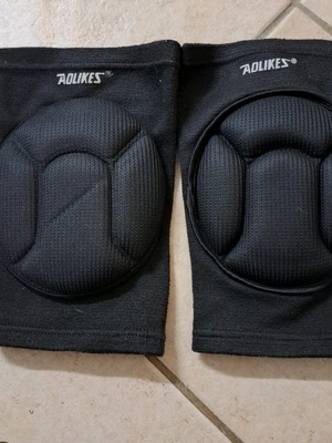 Soft knee pads like new size Medium