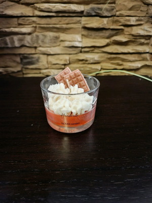 Glass candle with whiskey bourbon scent like new