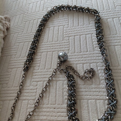 Metal belt like new, adjustable, silver chain style
