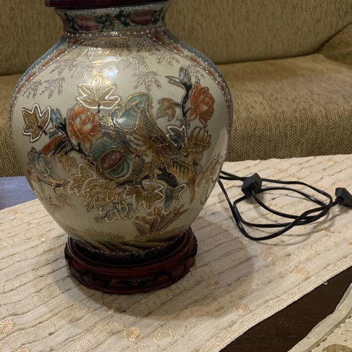 Satsuma porcelain table lamp like new, 34 cm height, 77 cm diameter