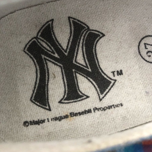 Branded unisex athletic shoes like new, size 37