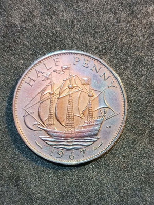 Βρετανικό νόμισμα Half Penny 1967 με Rainbow πατίνα σαν καινούργιο