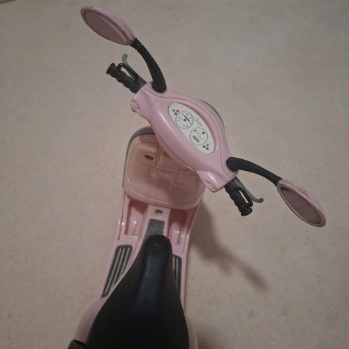 Barbie plastic Vespa scooter like new