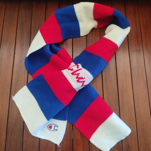 Champion USA scarf like new, collectible
