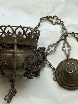 Καντήλι μεταχειρισμένο με όμορφα σκαλίσματα