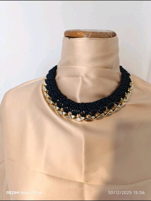 Handmade necklace like new, handwoven