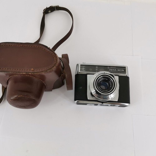 Zeizz Icon Contessa camera used with case 1963