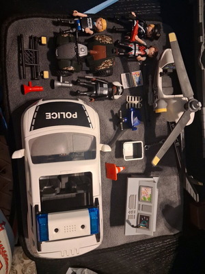 Playmobil 9372 Αστυνομικό Τμήμα σαν καινούργιο με 4 φιγούρες και οχήματα