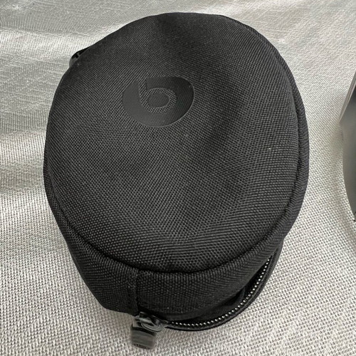 Beats Solo3 Wireless headphones used with case and cables