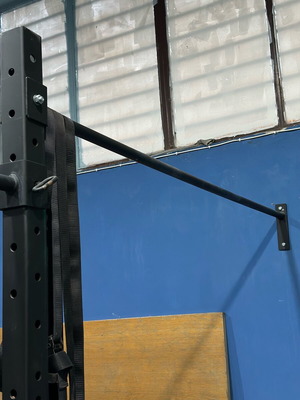 Pull-up bar like new with adjustable length and base