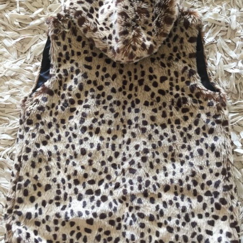Leopard faux fur vest with zipper and hood new, one size