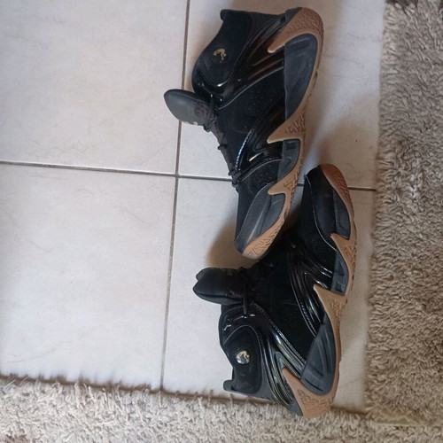 Shaq Shoes size 43.5 like new, black and gold athletic