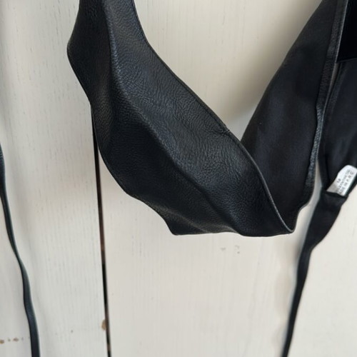 Belt black used, adjustable size