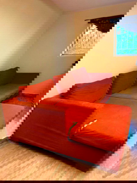 kanapes gonia trithesios