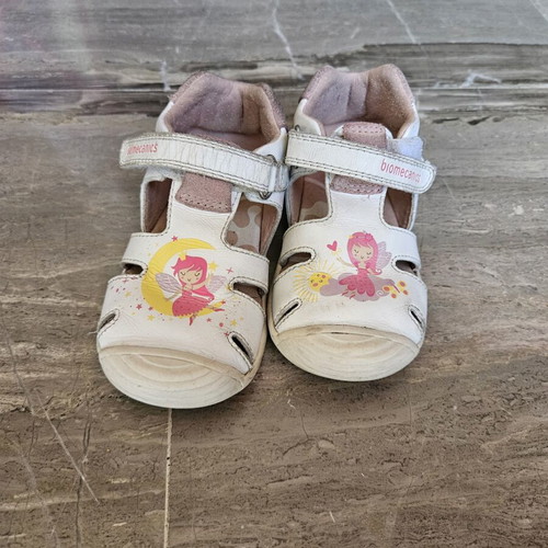 Biomecanics sandals size 23 used
