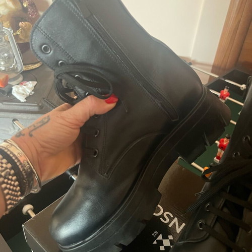 Robinson boots size 41 genuine leather like new, black