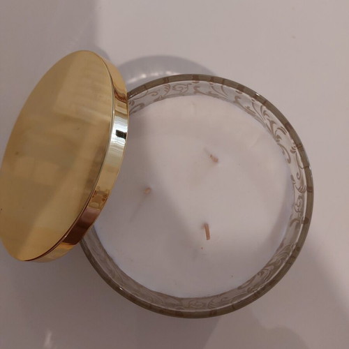 Vanilla scented large candle