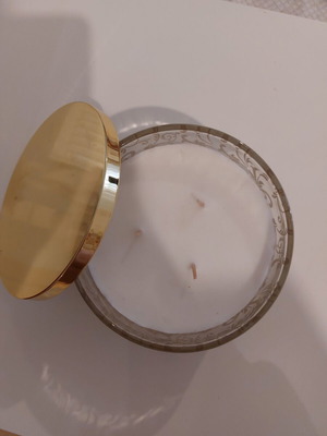 Vanilla scented large candle