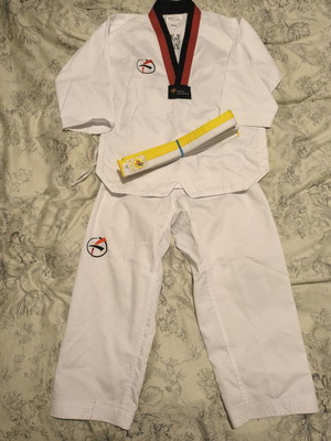 Στολή Taekwondo παιδική σαν καινούργιο, για ύψος 120-130cm