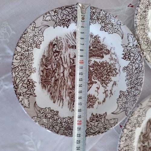 Arnik vintage plate set of 3 with pastoral scene, like new