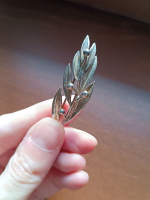 Pin used, in very good condition