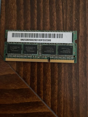 Elpida 4GB RAM used, functional