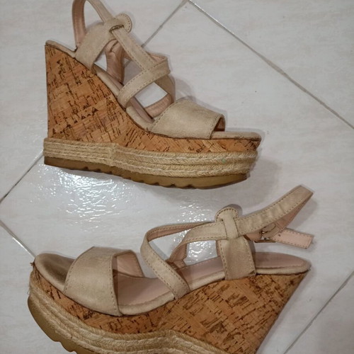 Beige platform sandals used size 38 with cork sole
