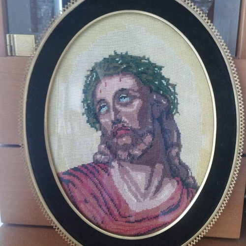Handmade Gobelin Needlepoint Jesus in Oval Frame with Velvet mint