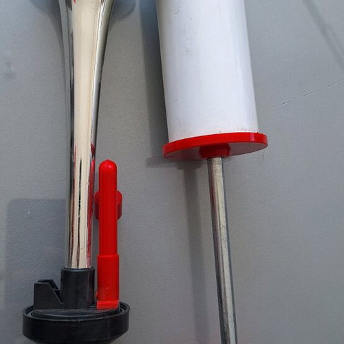 Air horn with hand pump used