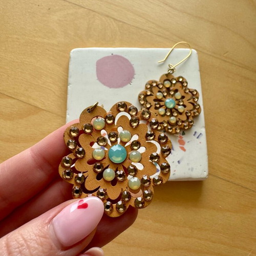 Cute earrings like new, multicolored