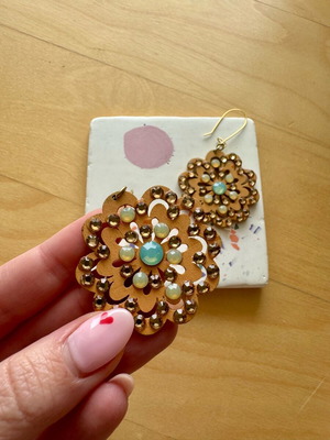 Cute earrings like new, multicolored