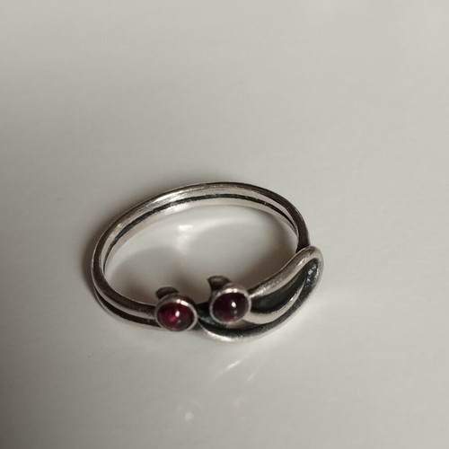 Silver ring 925 like new with two burgundy stones 17.5 mm