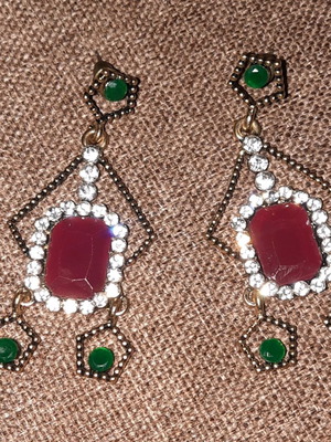 Vintage earrings unused