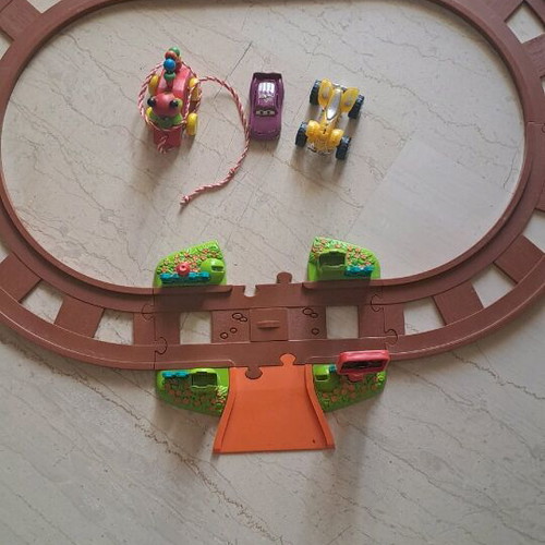 Vehicle track used in excellent condition, set