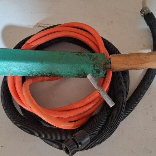 Steam knife and wax cappings steamer used