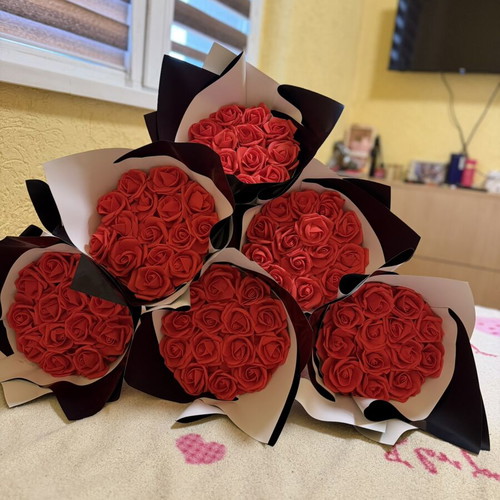 Bouquet of artificial roses new