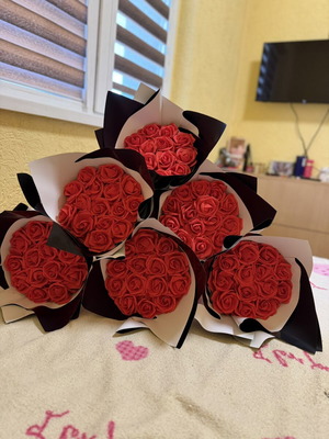 Bouquet of artificial roses new