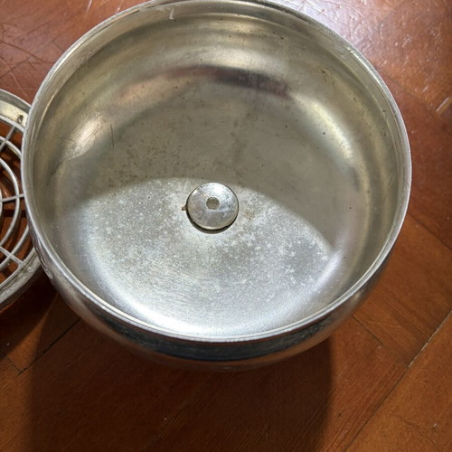 Silver-plated bowl flower holder like new with flower support grid