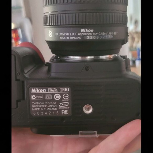 Nikon D90 with 18-105mm lens like new