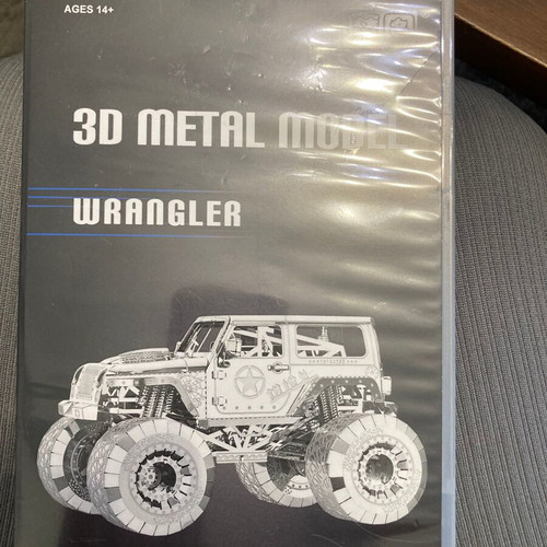 3D metal model Wrangler like new
