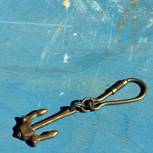 Vintage bronze anchor keychain used, nautical collectible 4.5 cm