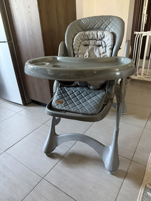 Lorëlli Appetito high chair slightly used